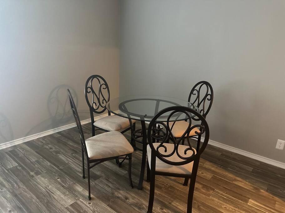 Cozy 2 Bedrooms By At&t Stadium Apartment Arlington