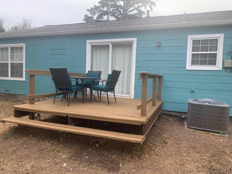 *3 Blocks From At&t Stadium* 2 Bedroom-sleeps 6 Holiday home Arlington