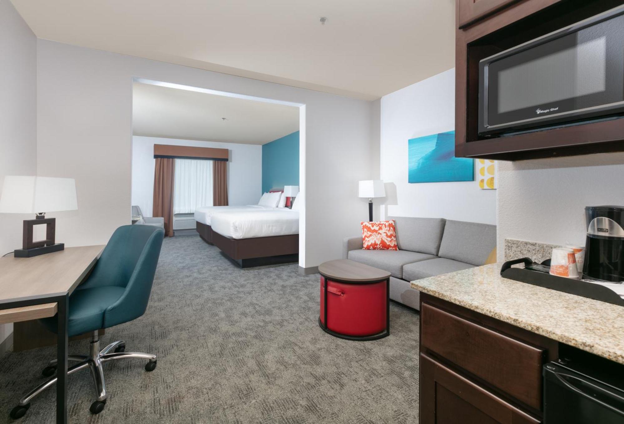 Comfort - Entertainment District Hotel
