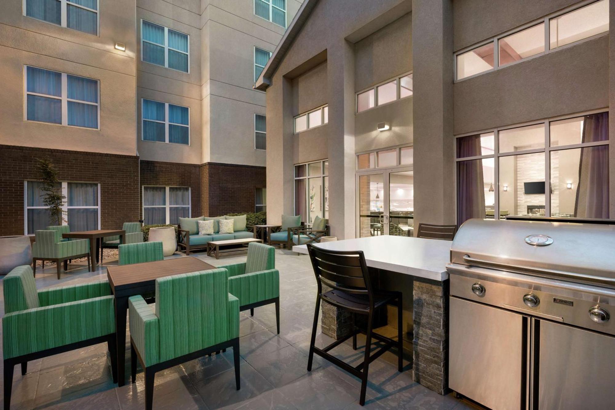 Hotel Homewood By Hilton Dallas-arlington