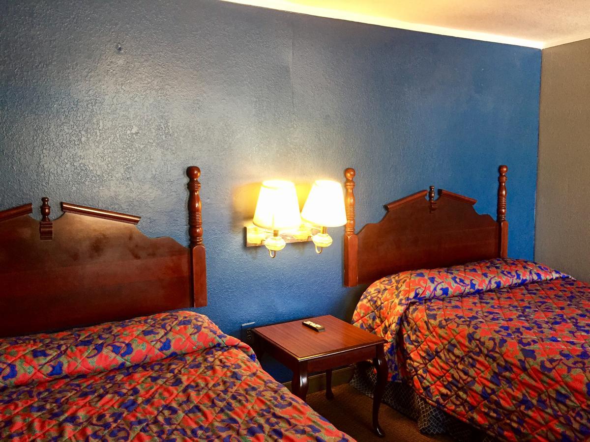 Motel Oasis *