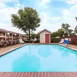 Super 8 By Wyndham Arlington East