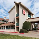 Econo Lodge Inn And Suites Arlington
