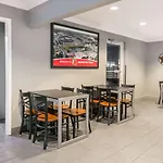 Super 8 By Wyndham Arlington Near At&T Stadium