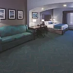 La Quinta Inn & Suites by Wyndham Fort Worth Eastchase
