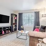 Stylish 1Br Apartment Steps Away From At&T Stadium