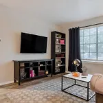 Stylish 1Br Apartment Steps Away From At&T Stadium