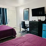 R Nite Star Inn And Suites -Home Of The Cowboys & Rangers