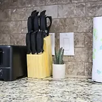Comfy Two-Bedroom Apartment In Arlington