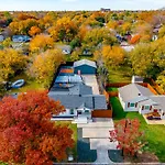 Pickleball Court - Walk To At&T Stadium, Globe Life, Six Flags, Texas Live! & More