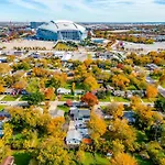 Pickleball Court - Walk To At&T Stadium, Globe Life, Six Flags, Texas Live! & More