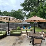 Stylish Townhome Near At&T Stadium, Globe Life, Six Flags & More