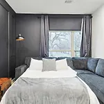 New 2B Townhome Near At&T Global Life 6Flag