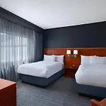 Courtyard By Marriott Dallas Arlington Entertainment District