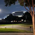 Entertainment District Retreat In Arlington Tx