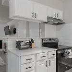 The Landry 163 Spacious And Cozy 1 Bedroom 1Bth