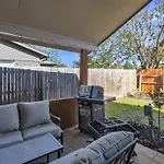 Charming Getaway In The Heart Of Arlington Duplex