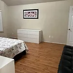 Comfy 3-Bedroom Home In Arlington