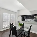 Stratton 309-G I Spacious 2 Bed 15 Bath