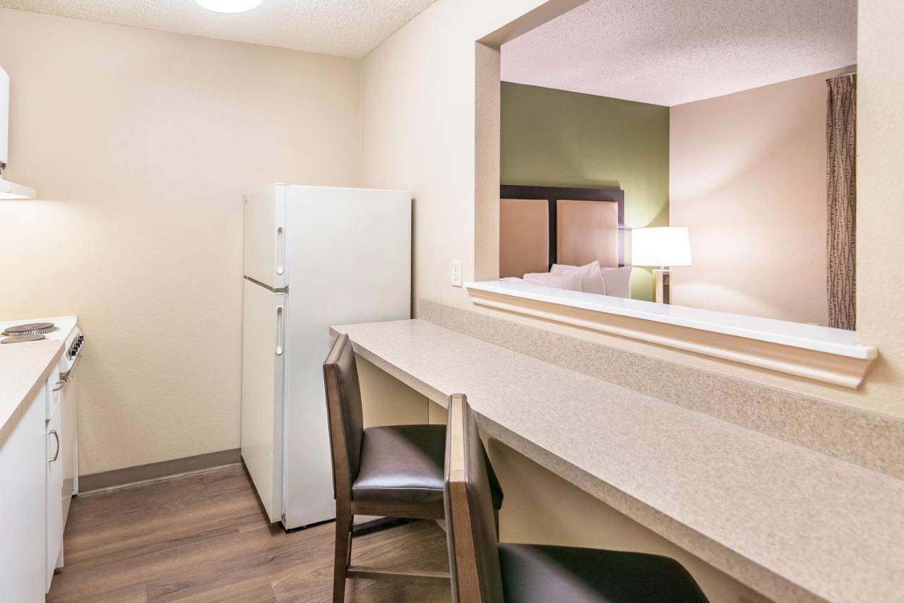 Extended America - - Six Flags Hotel 2*