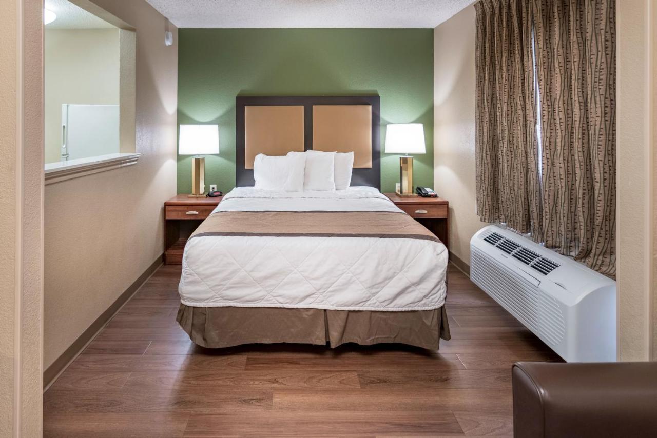 Extended America - - Six Flags Hotel 2*