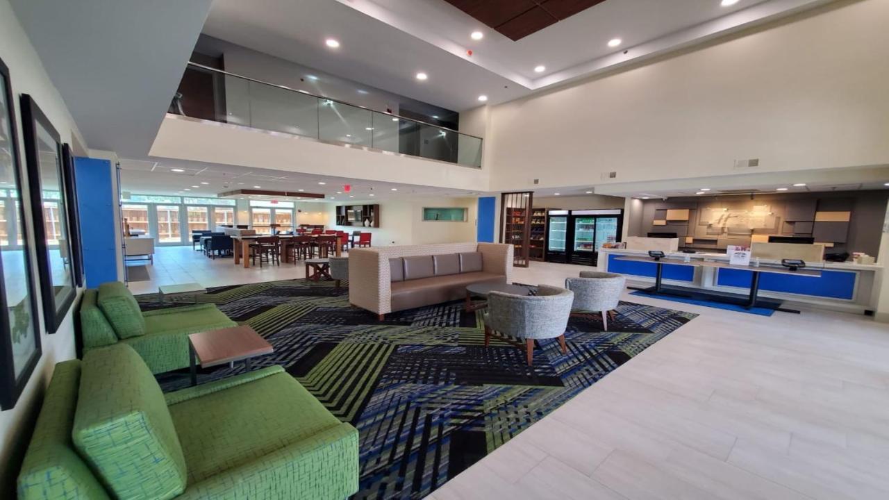 Express & North - Stadium Area By Ihg Hotel