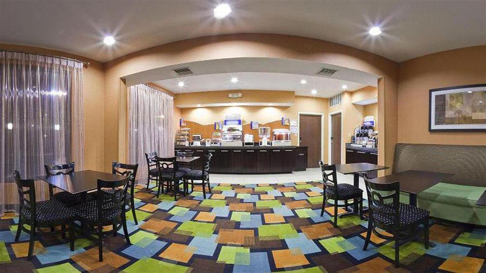 Express Interstate 20 Parks Mall By Ihg 2*