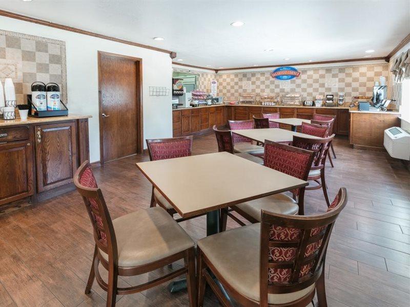 Baymont By Wyndham At Six Flags Dr Hotel