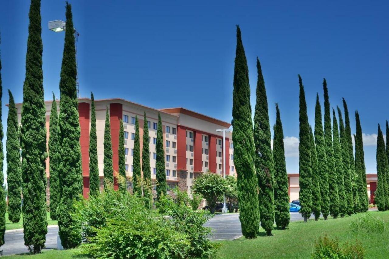 Hotel Lux & Spa, Trademark Collection By Wyndham 3*