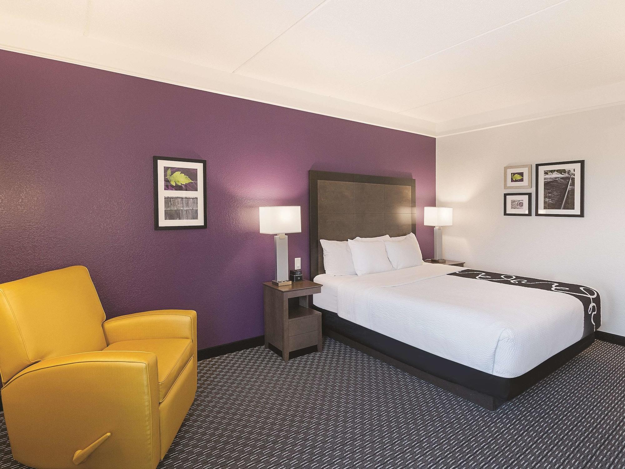 La Quinta By Wyndham North 6 Flags Dr Arlington