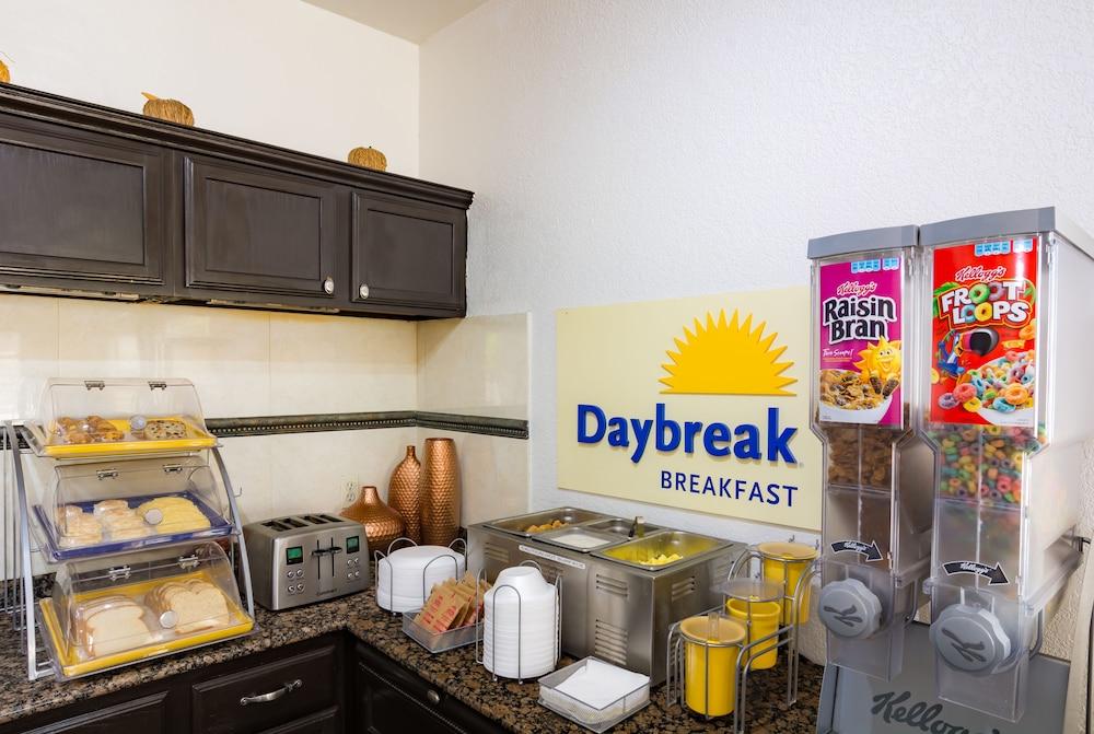 Days By Wyndham Hotel 2*