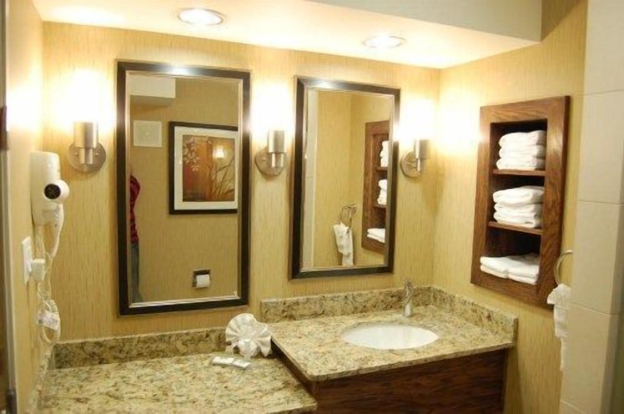 Lux & Spa, Trademark Collection By Wyndham 3* Arlington