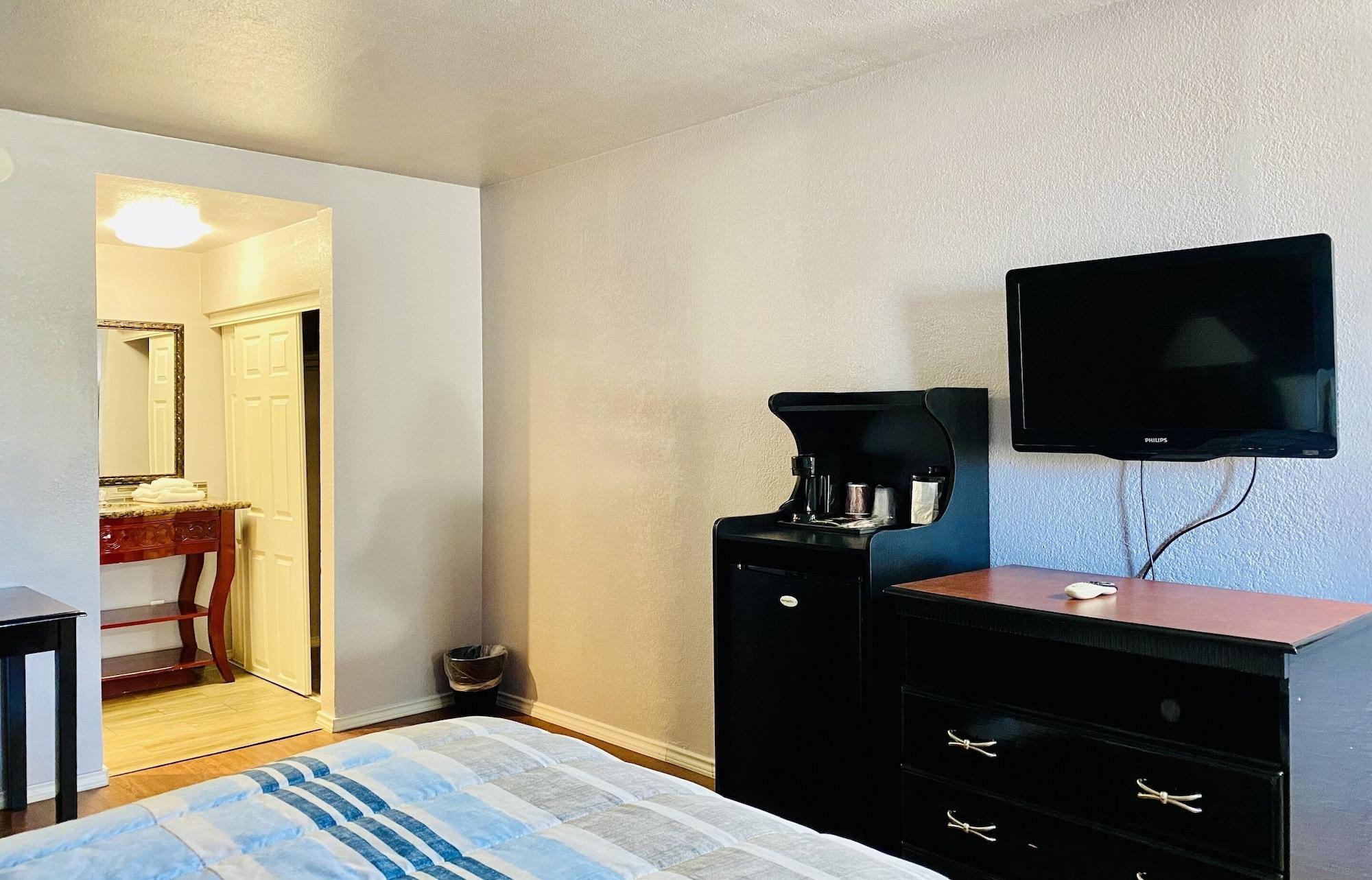 R Nite Star & Hotel 2*