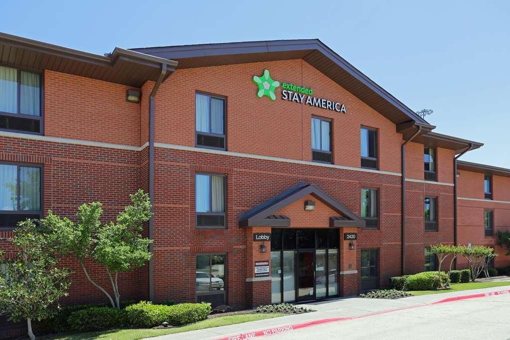 Extended America - - Six Flags Hotel