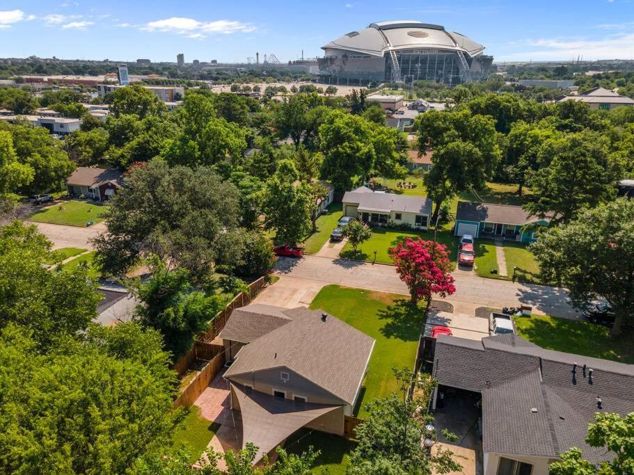 Summer Deal! Texas Rangers Near Globe Life - Cowboys, At&t