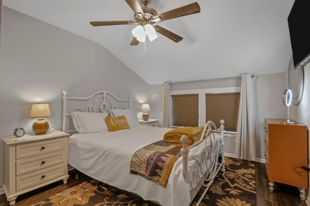 Summer Deal! Texas Rangers Near Globe Life - Cowboys, At&t Holiday home *