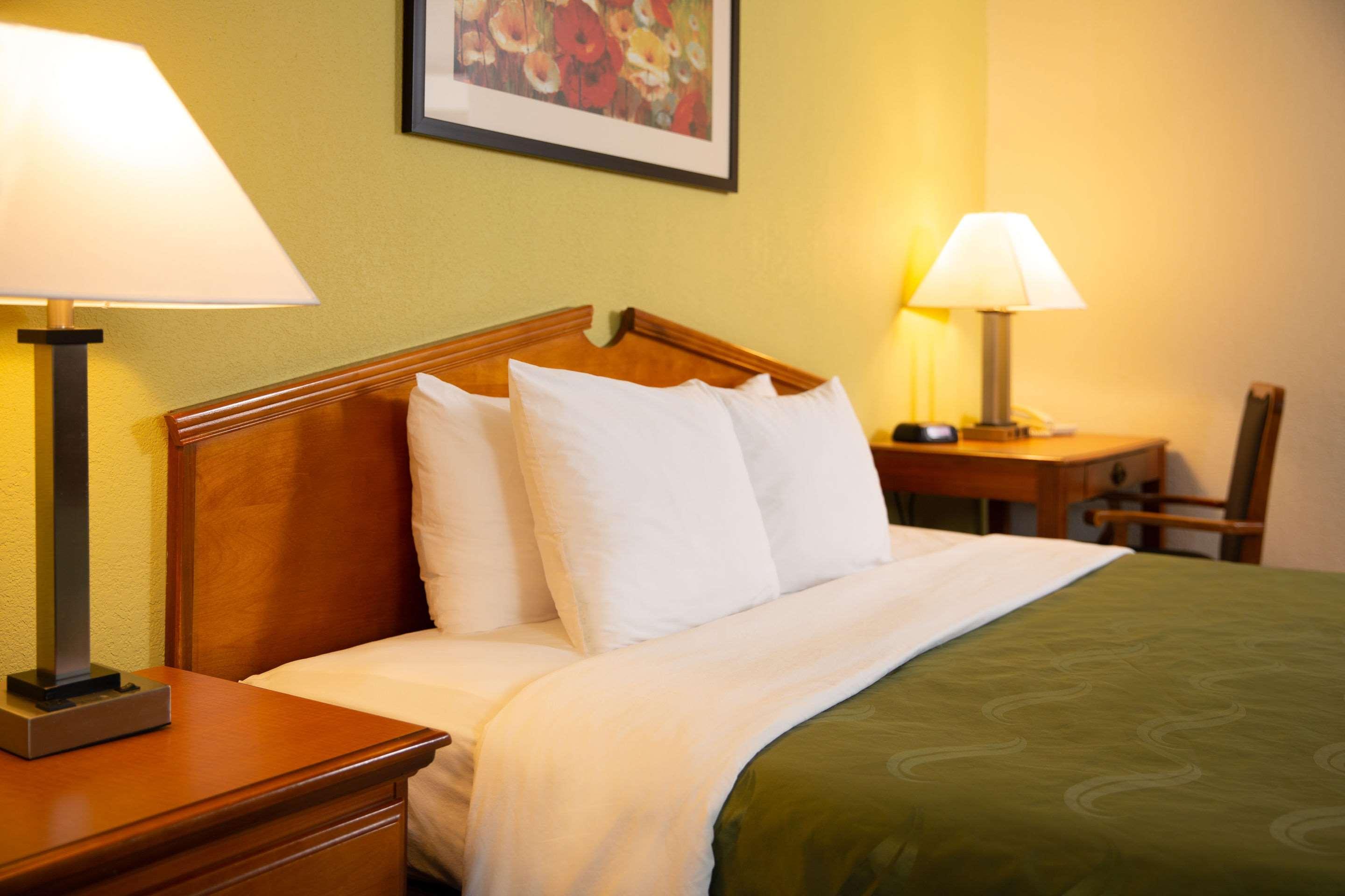 Quality At Highlands Inn Arlington