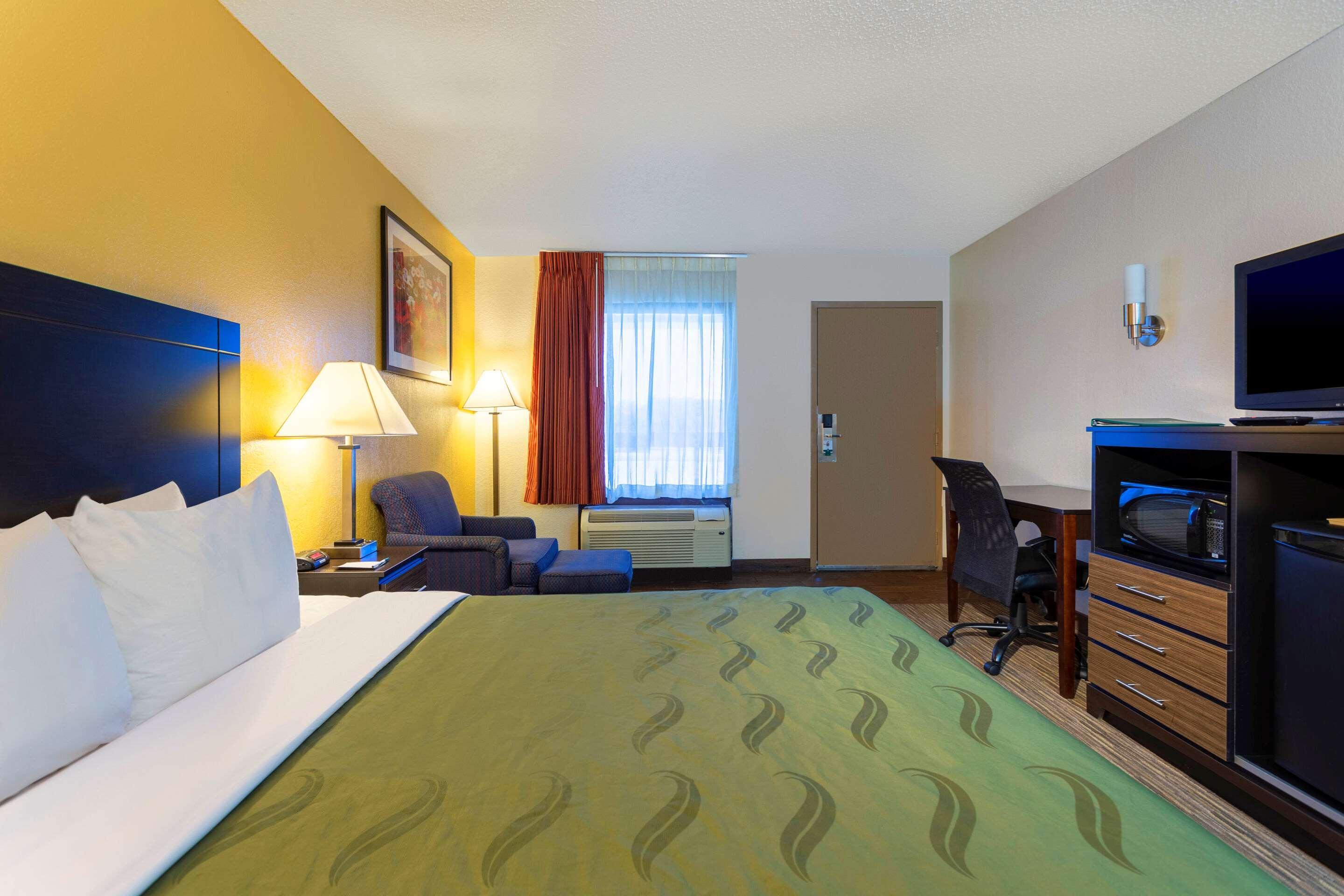 Inn Quality At Highlands Arlington