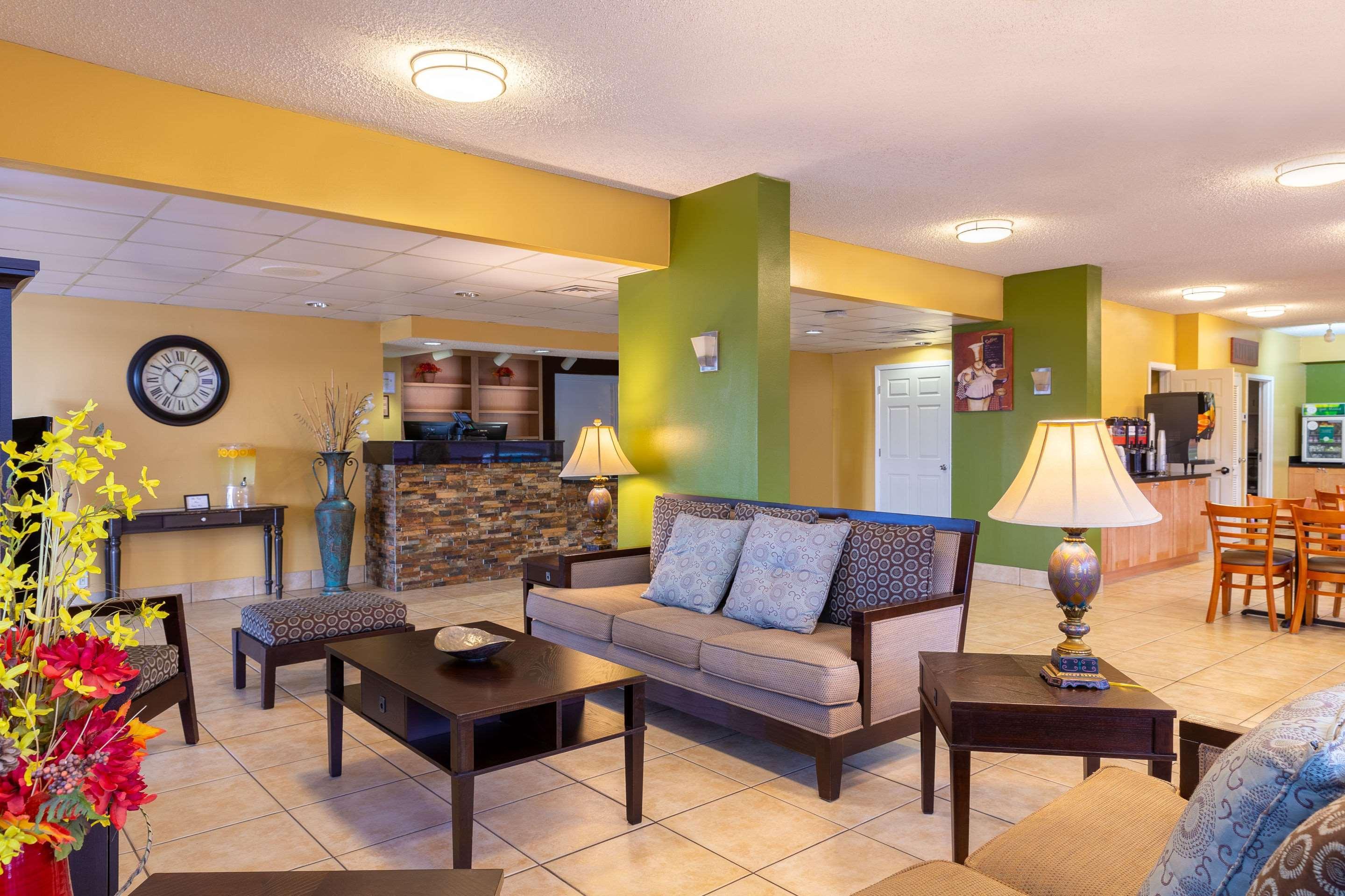 Quality At Highlands Inn 3*