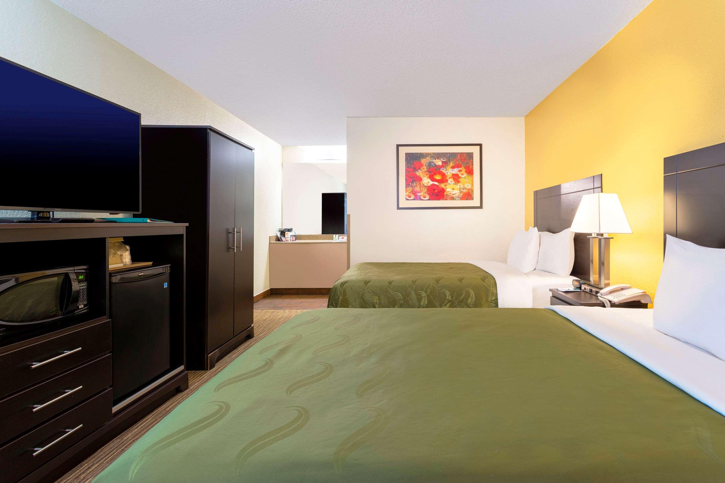 Inn Quality At Highlands Arlington