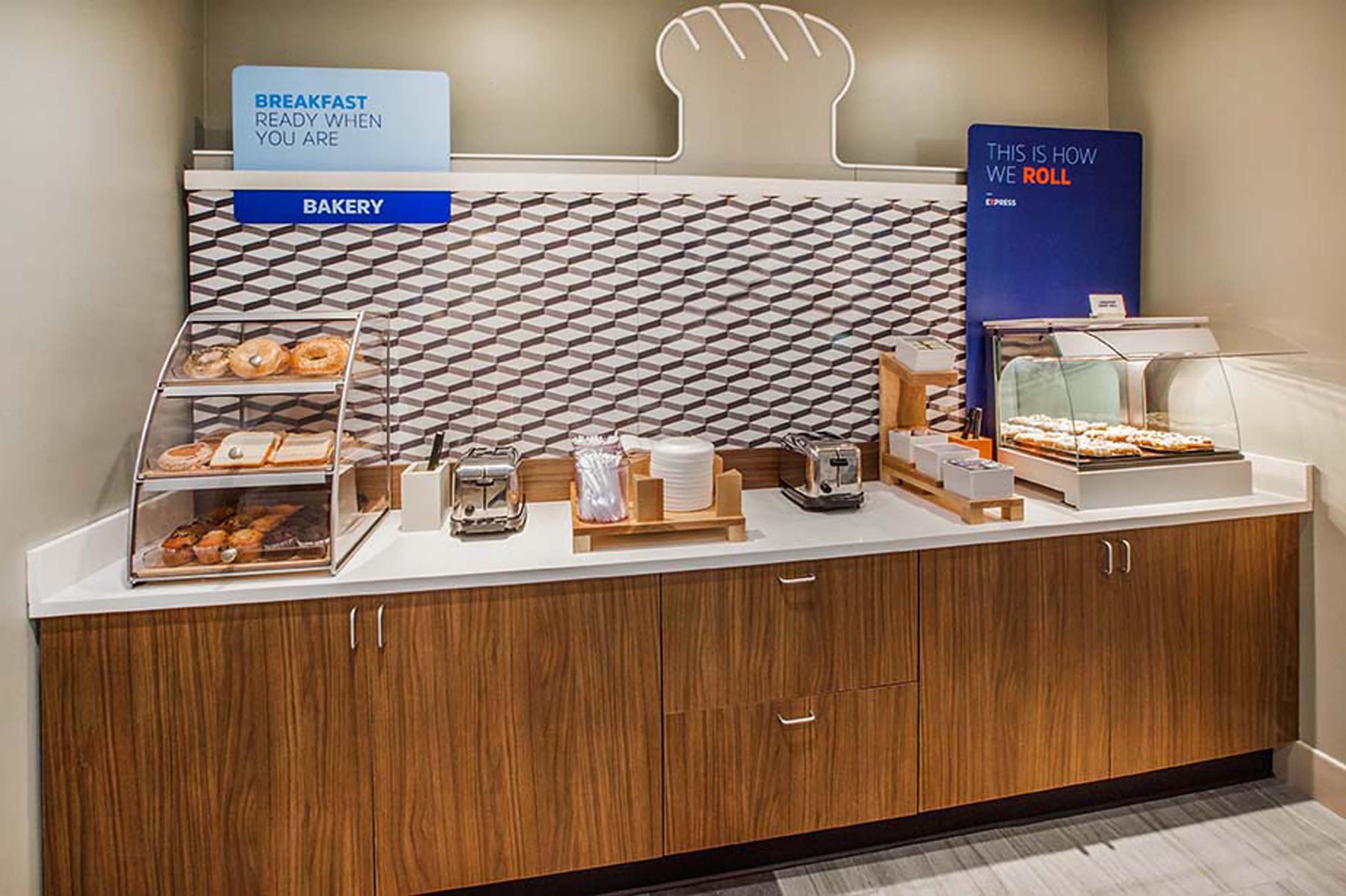Express Interstate 20 Parks Mall By Ihg Hotel 2*