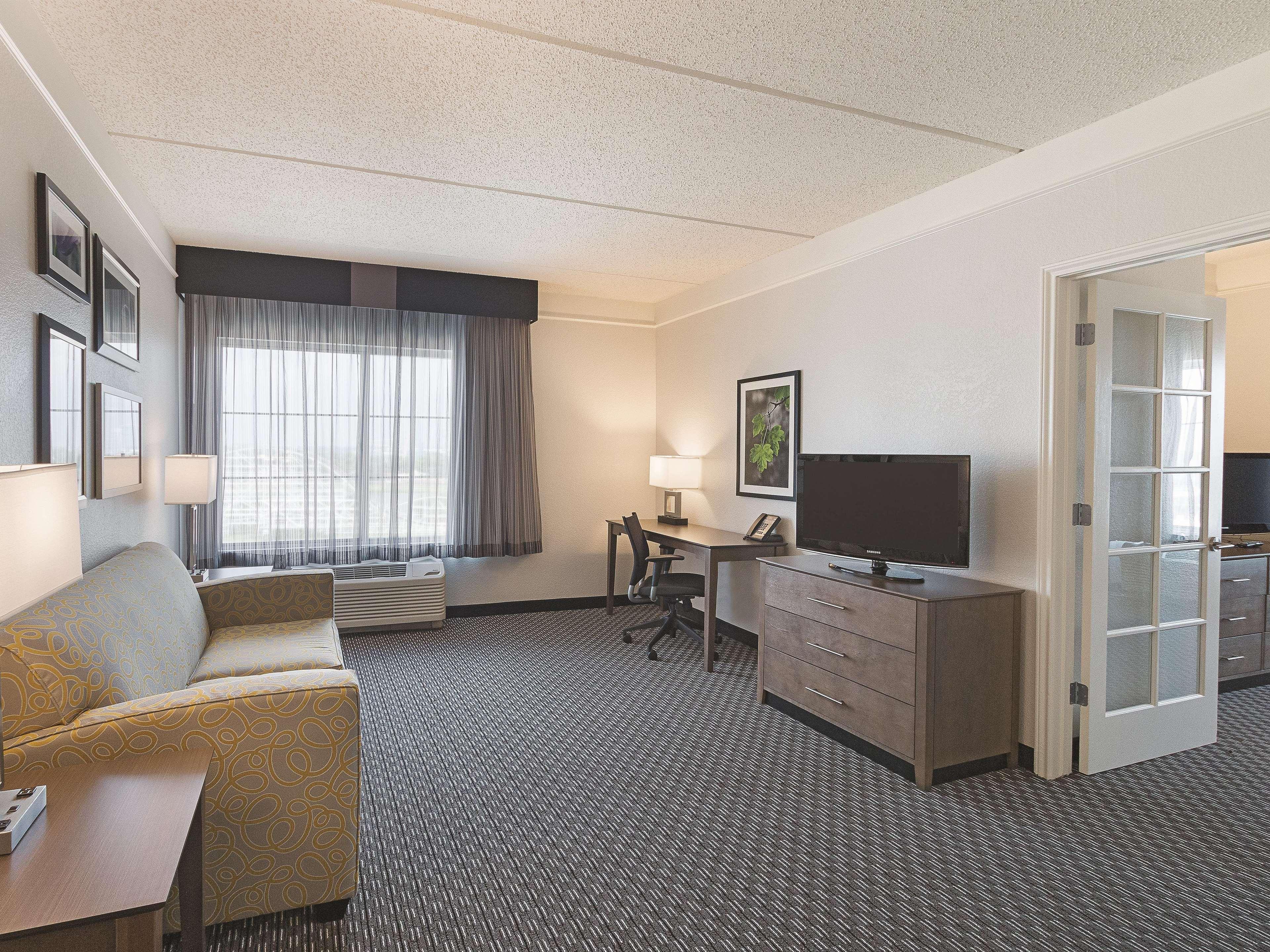 La Quinta By Wyndham North 6 Flags Dr Hotel 3*