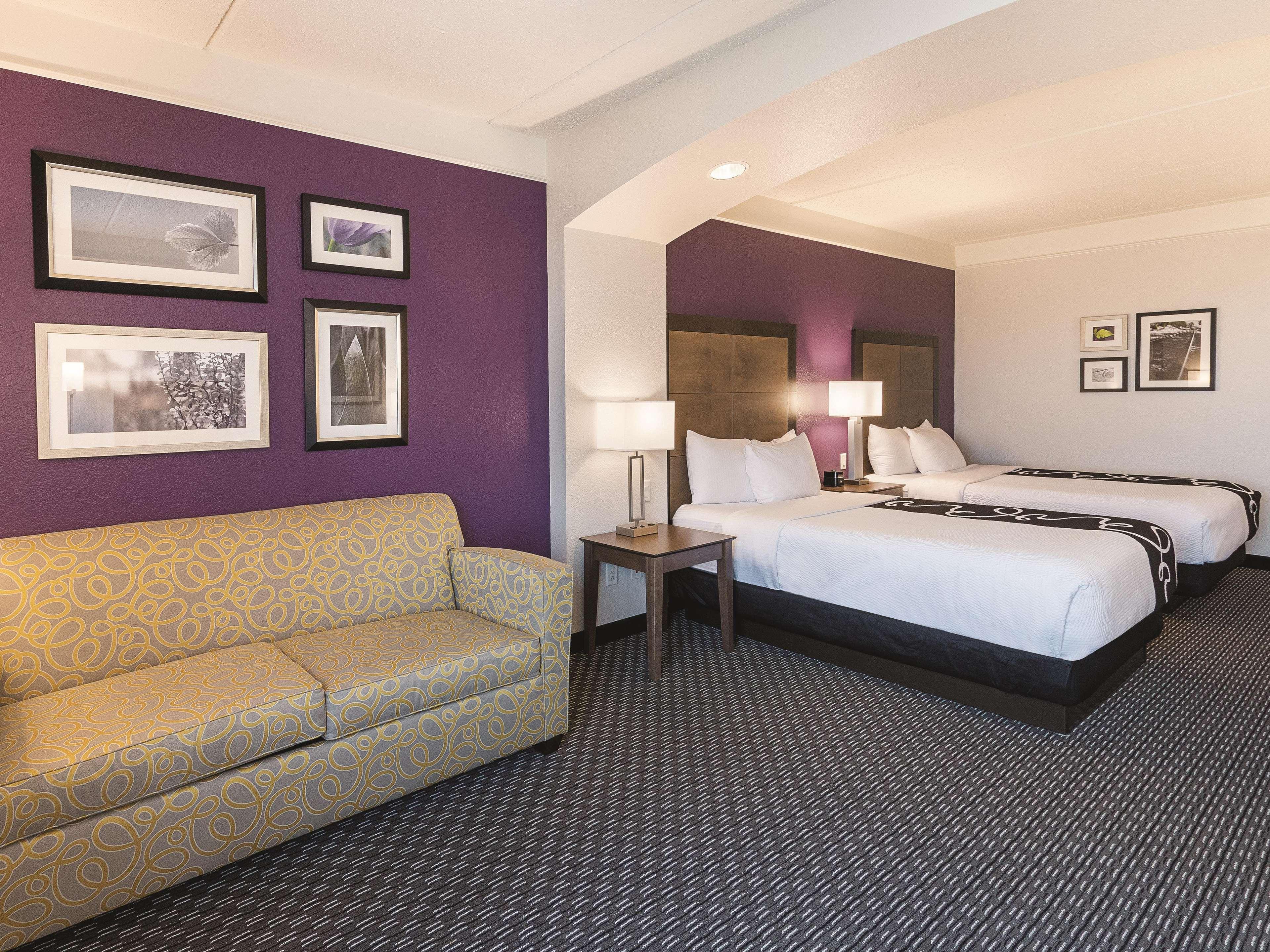 La Quinta By Wyndham North 6 Flags Dr 3*