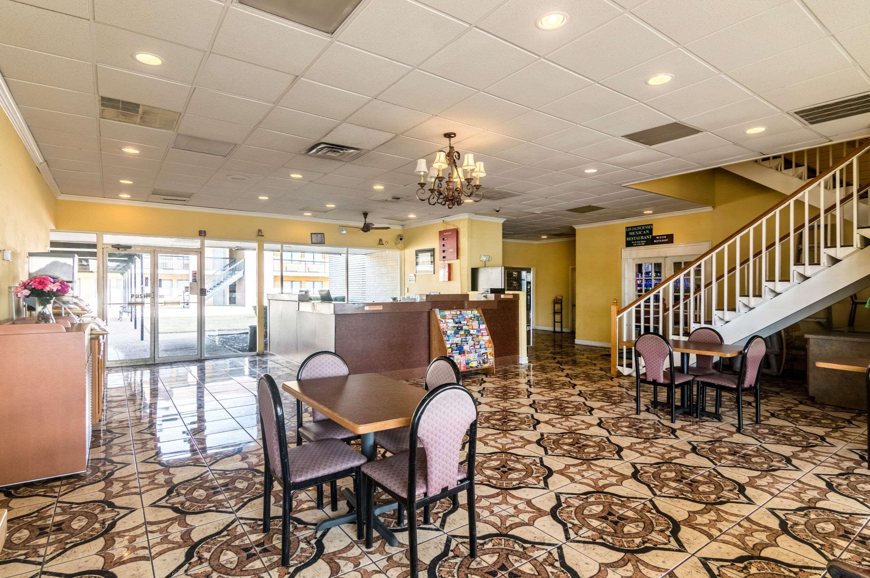 Rodeway Inn Arlington
