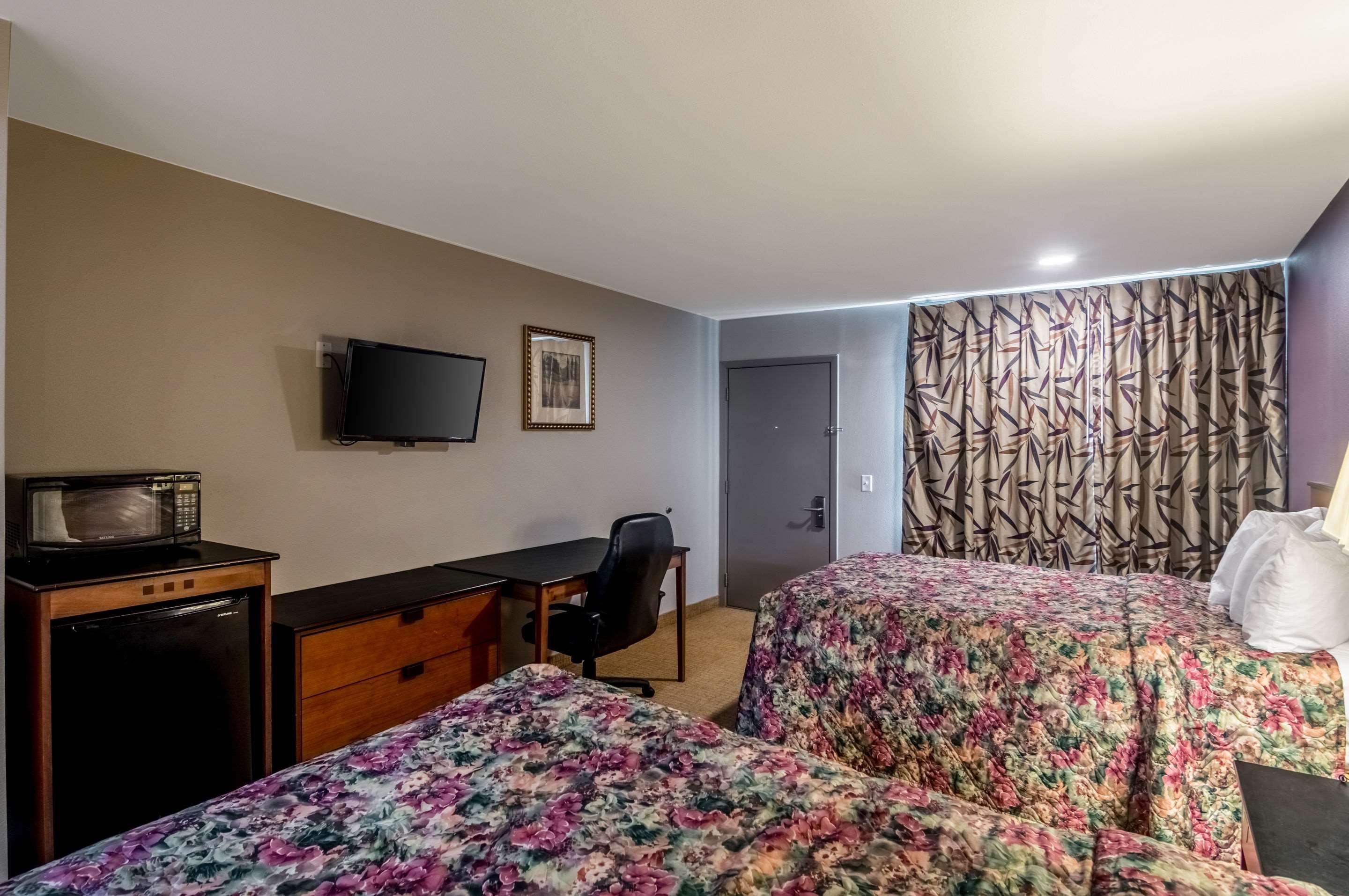 Rodeway Inn 2*