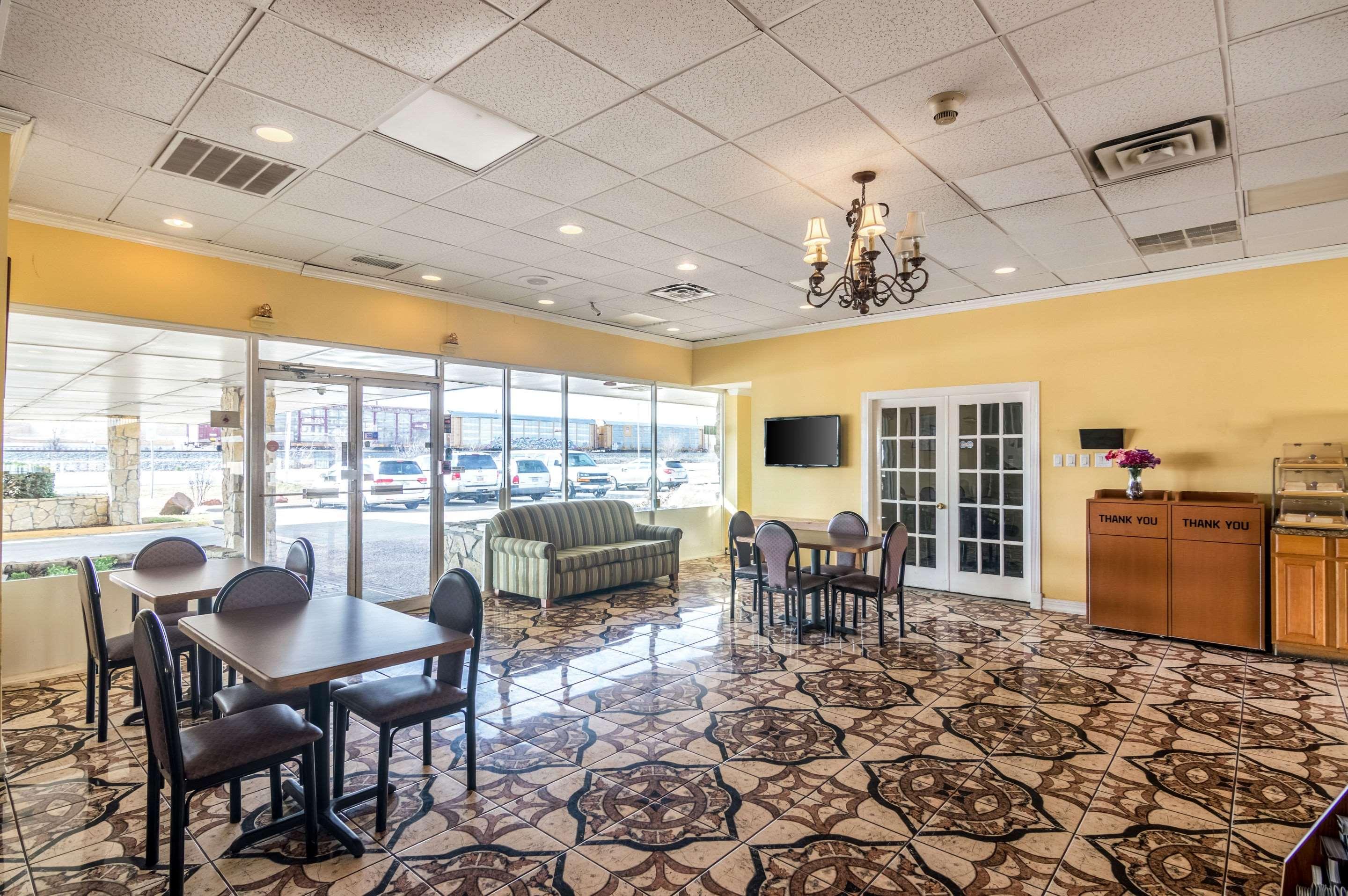 Rodeway Inn Arlington