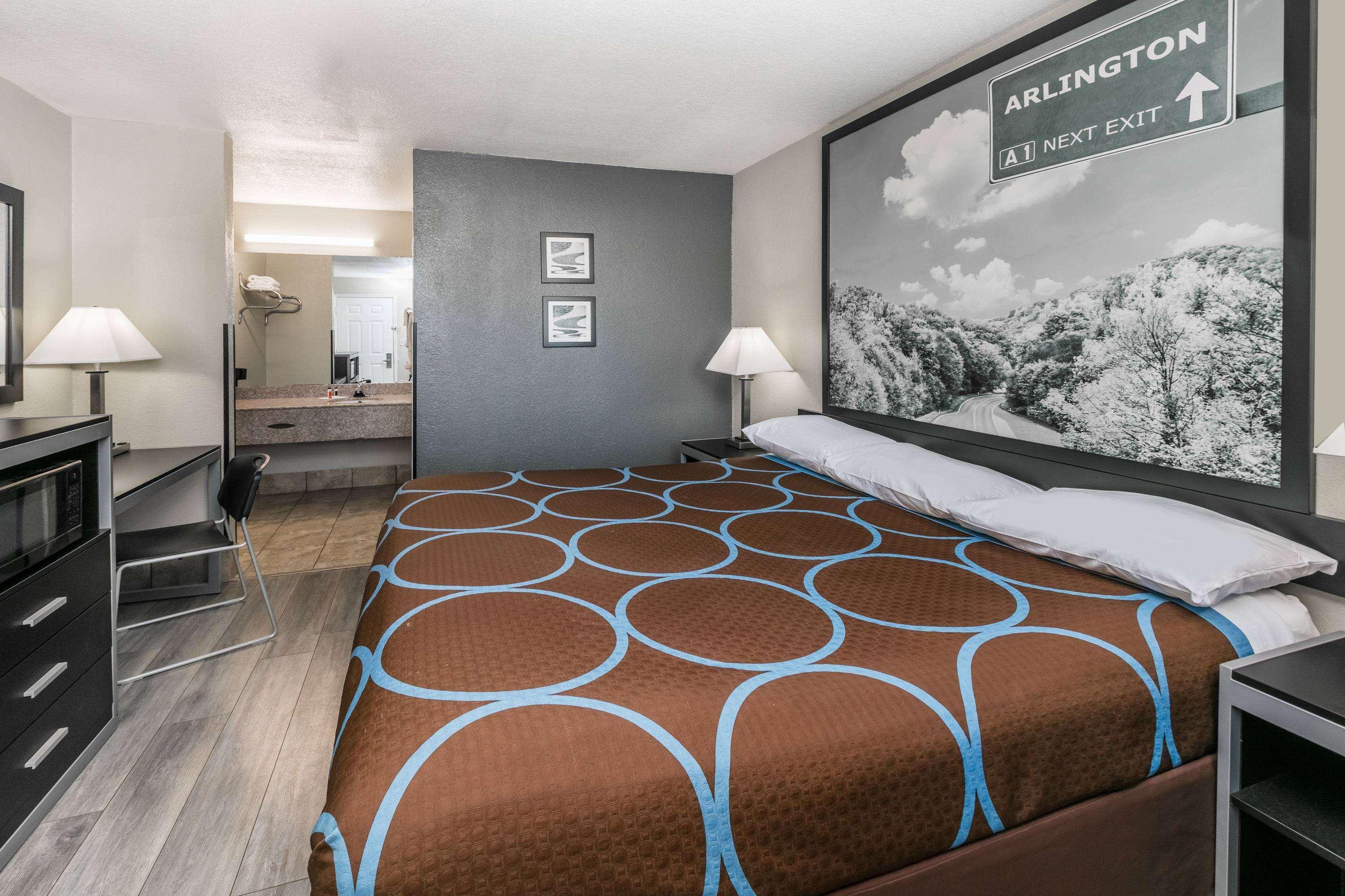 Super 8 By Wyndham Near At&t Stadium