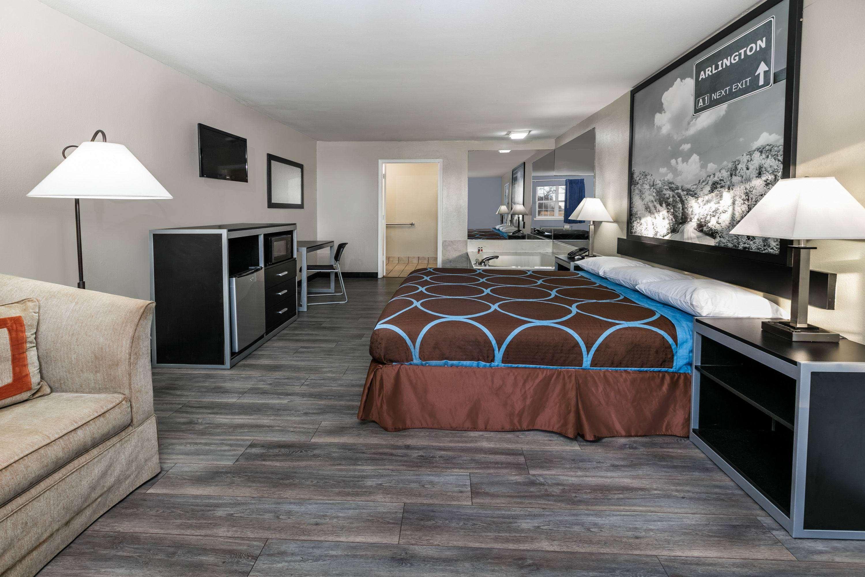 Hotel Super 8 By Wyndham Near At&t Stadium *