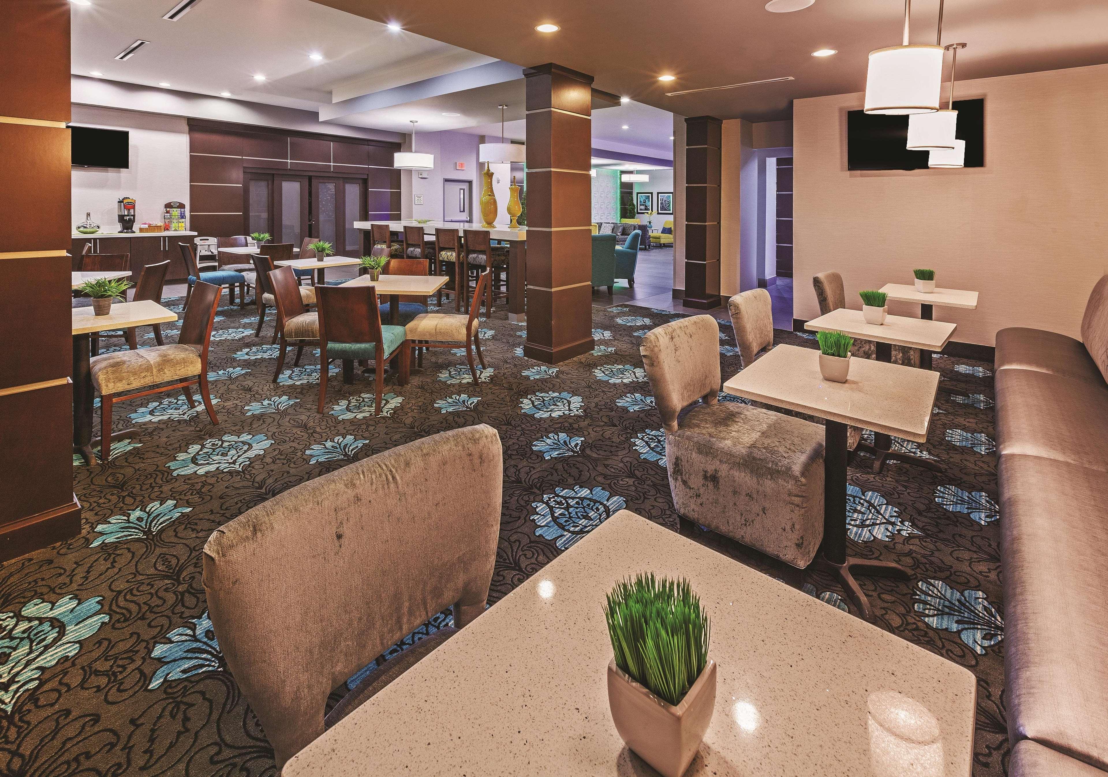 Hotel La Quinta By Wyndham Worth Eastchase Arlington
