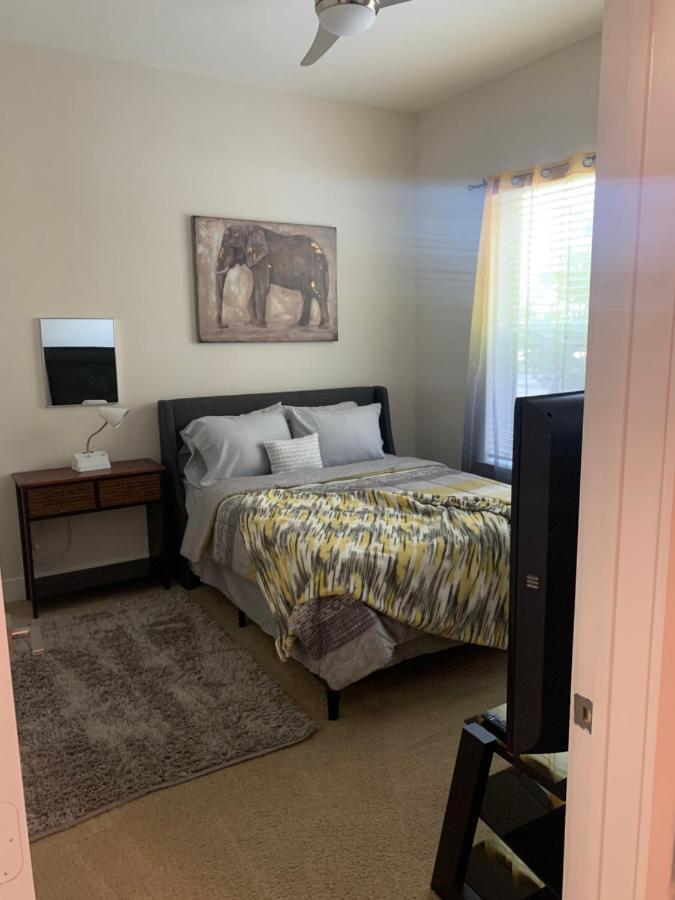 Private, Amazing 1-bedroom Apt In Central Location *